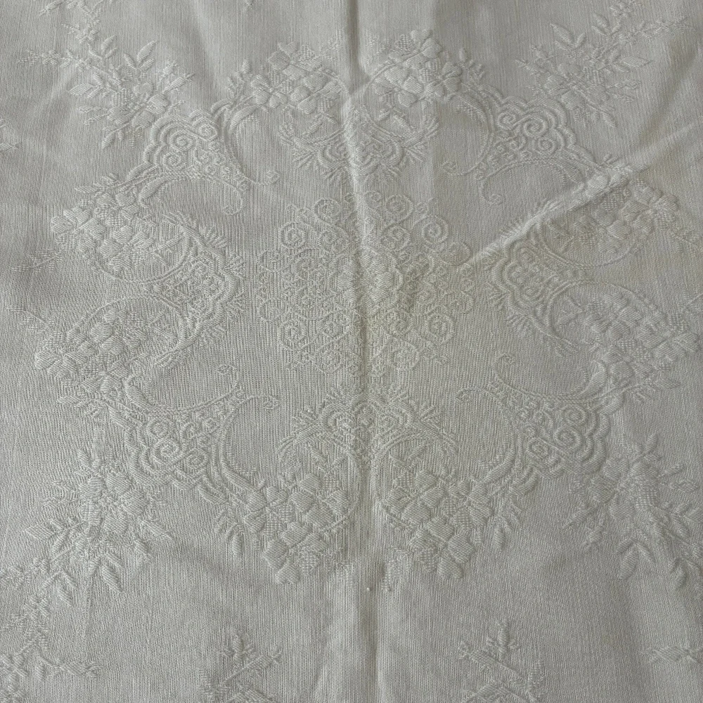 Antique Matelasse Peony Design Bedspread/Coverlet Full